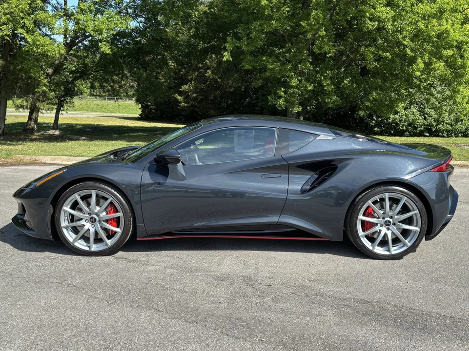2025 Lotus Emira - Image 7 of 31