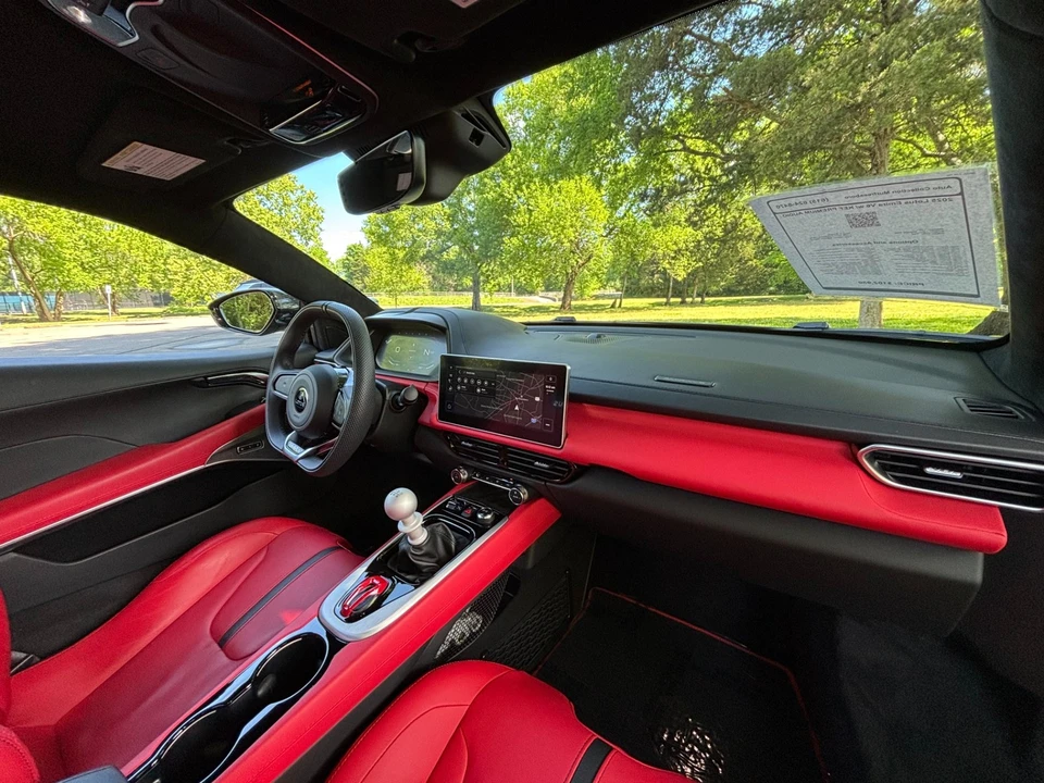 2025 Lotus Emira - Image 18 of 31