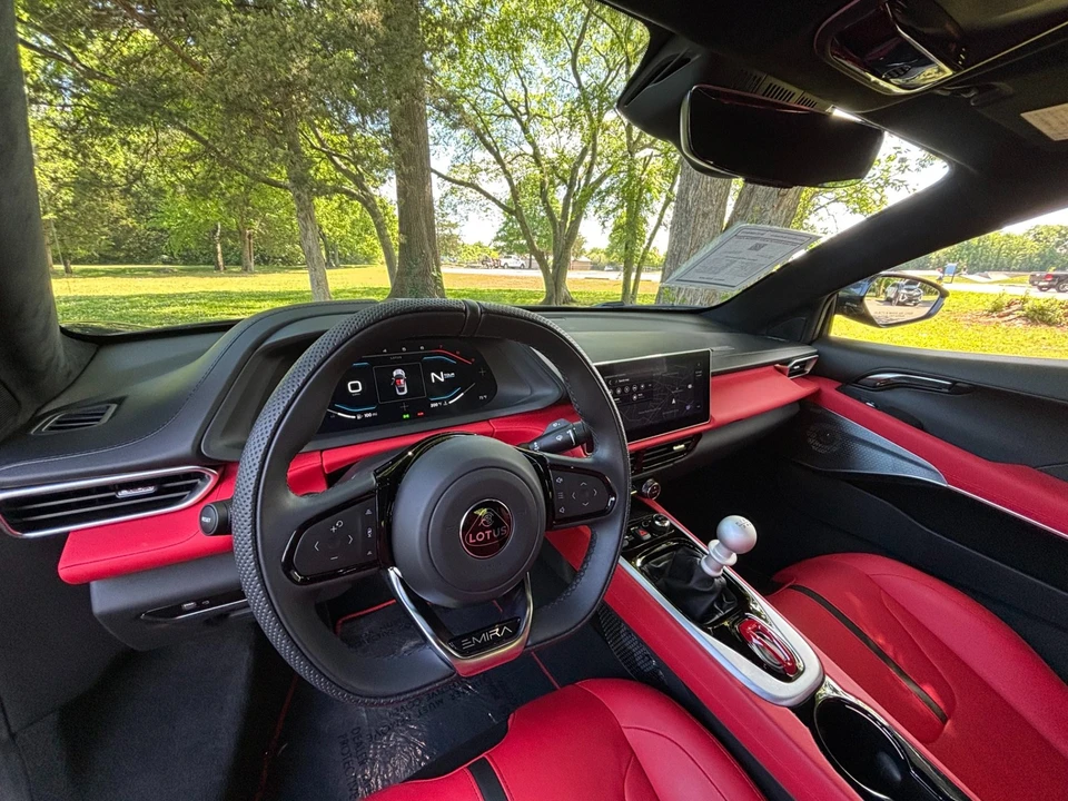 2025 Lotus Emira - Image 10 of 31