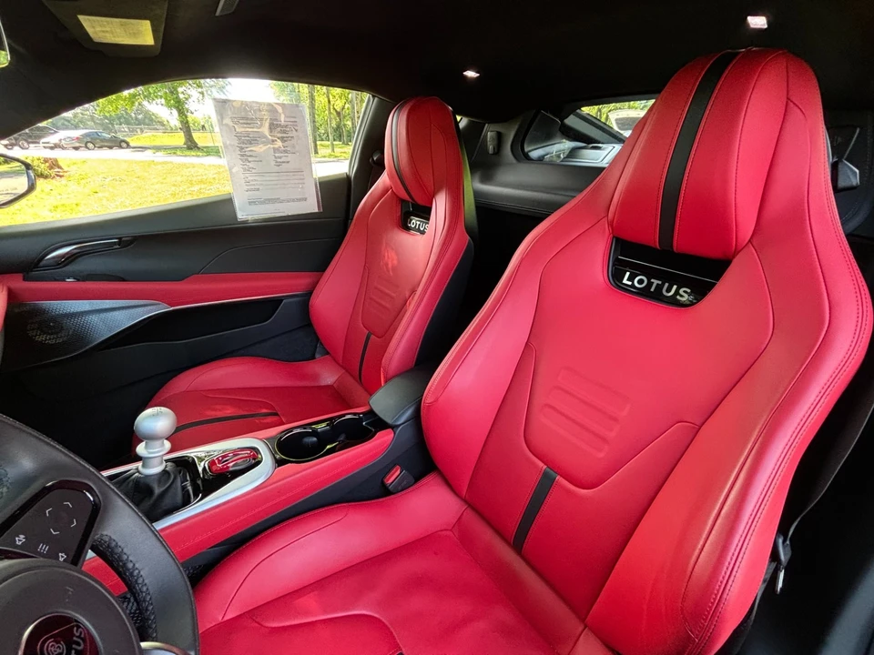 2025 Lotus Emira - Image 11 of 31