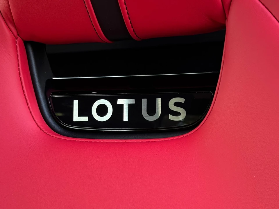 2025 Lotus Emira - Image 13 of 31