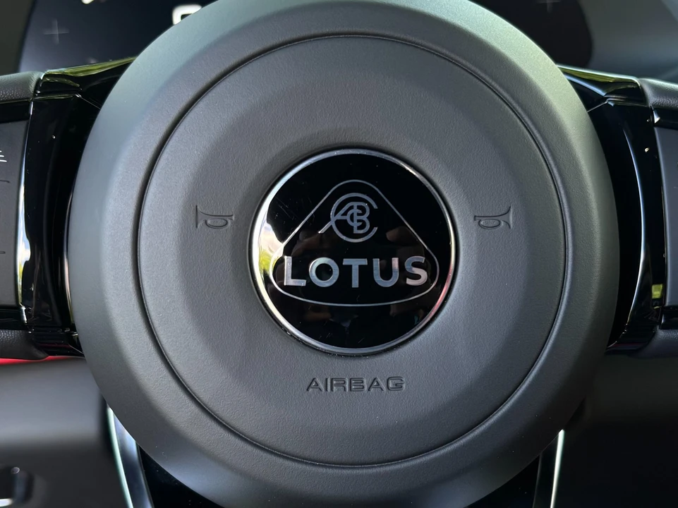 2025 Lotus Emira - Image 23 of 31