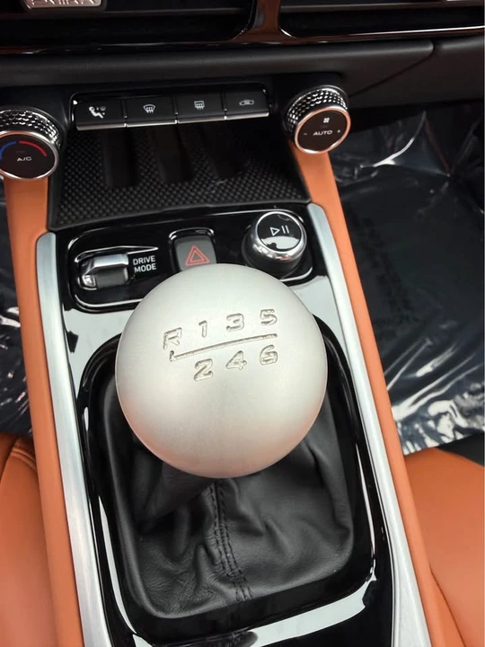 2025 Lotus Emira - Image 15 of 19