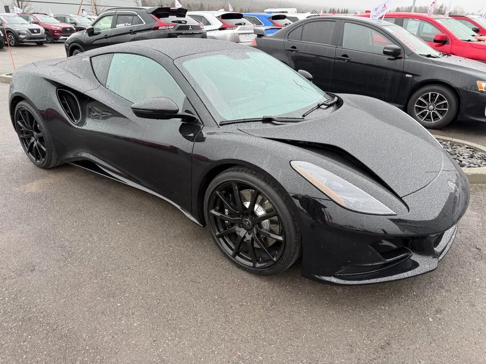 2025 Lotus Emira - Image 9 of 19