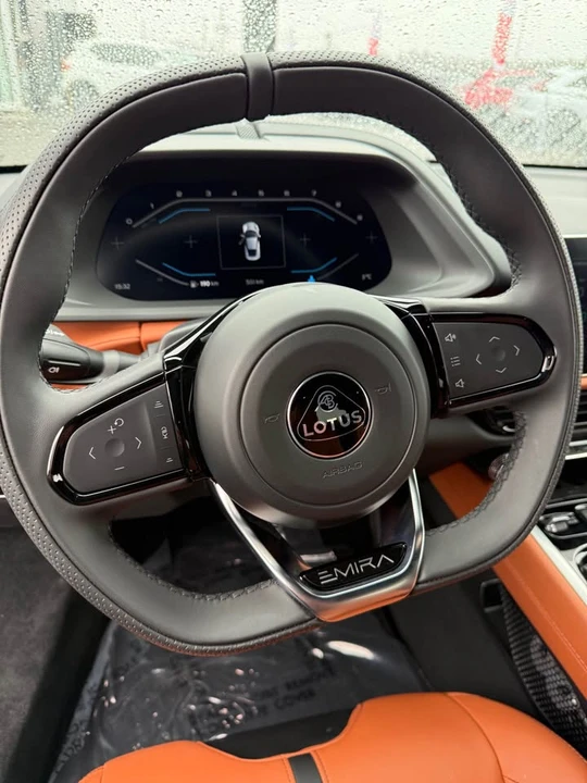 2025 Lotus Emira - Image 13 of 19