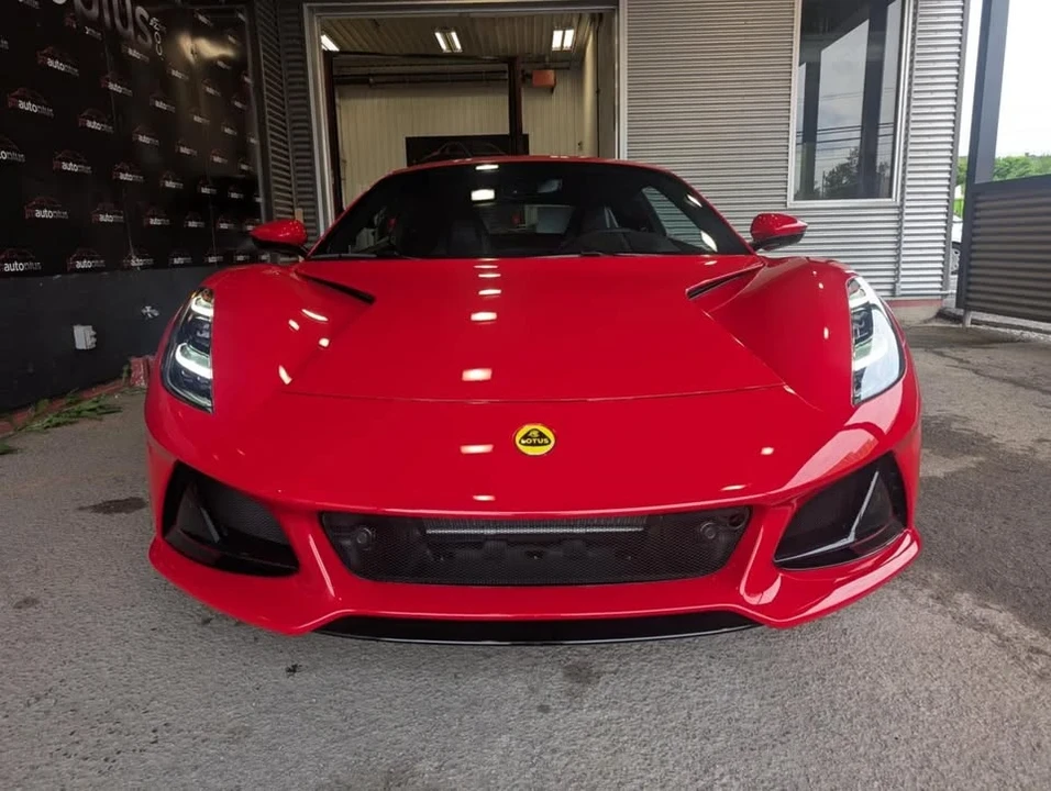 2025 Lotus Emira - Image 6 of 10