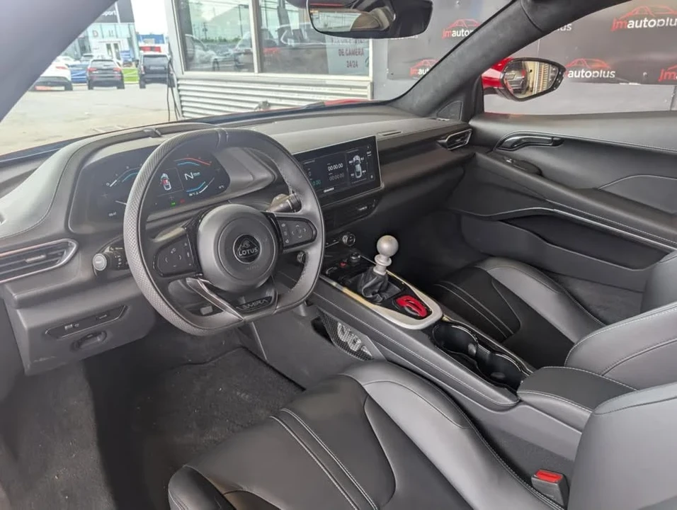 2025 Lotus Emira - Image 8 of 10