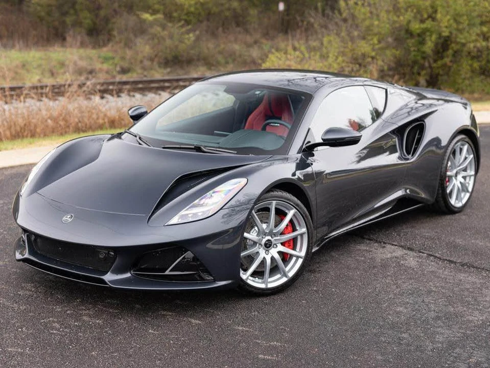 2025 Lotus Emira - Image 4 of 9