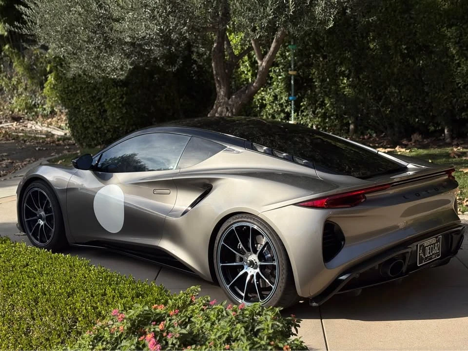 2025 Lotus Emira - Image 2 of 20