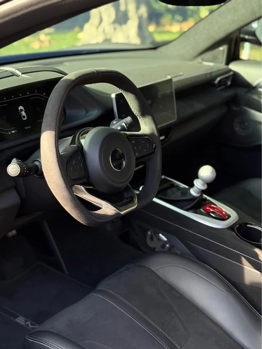 2025 Lotus Emira - Image 6 of 20
