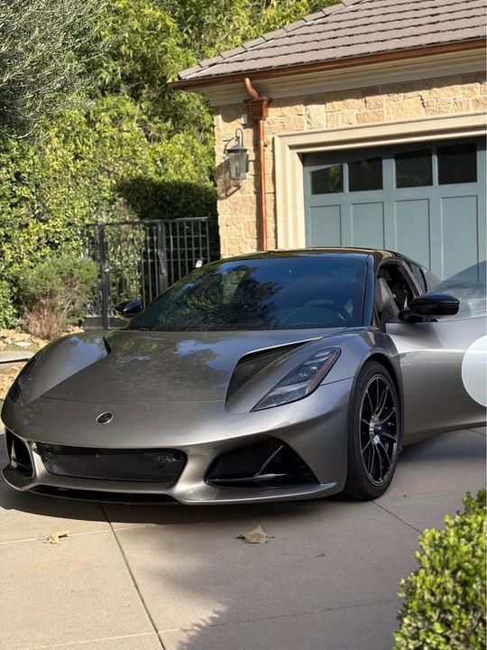 2025 Lotus Emira - Image 13 of 20