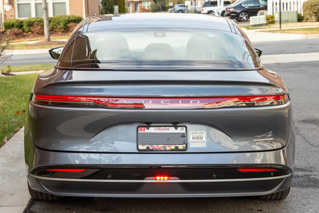 2025 Lucid Air - Image 5 of 31