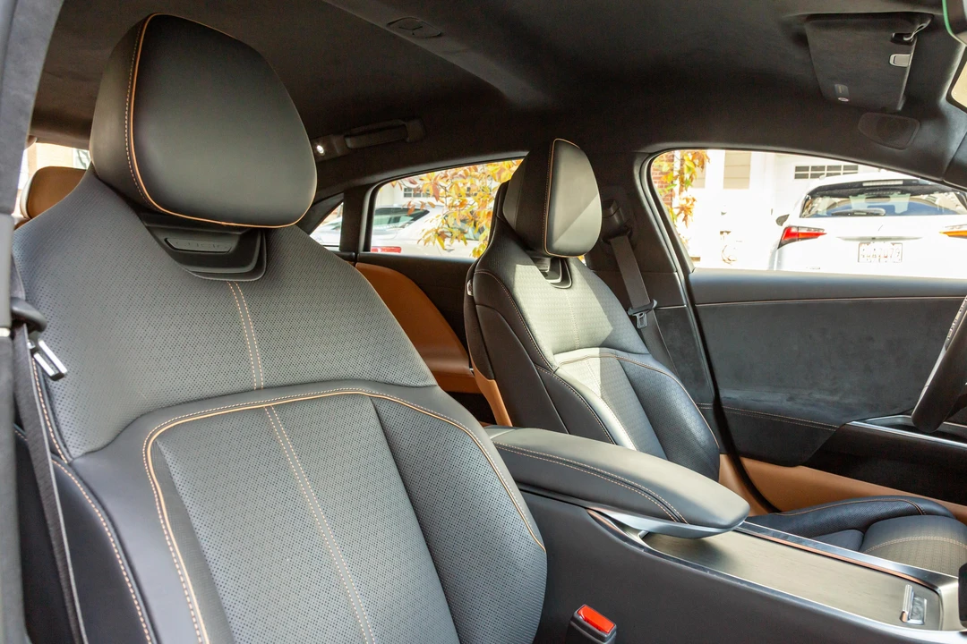 2025 Lucid Air - Image 22 of 31
