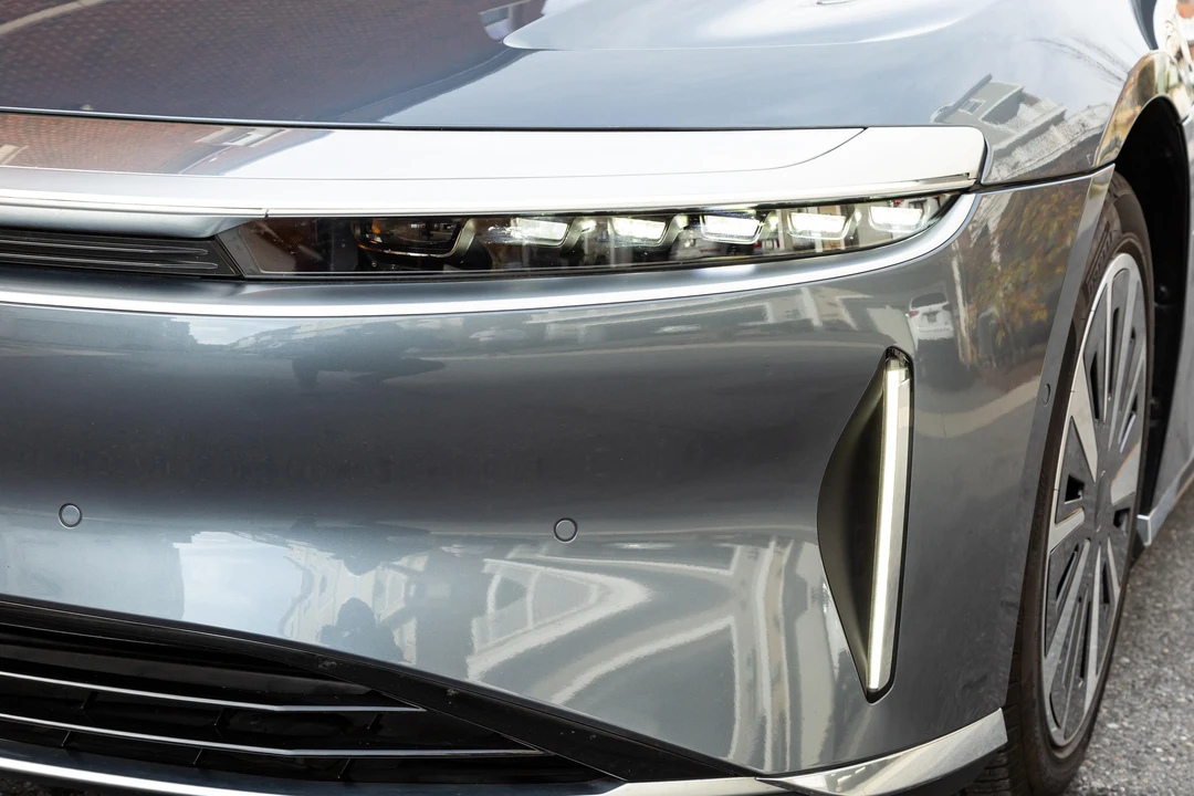 2025 Lucid Air - Image 12 of 31