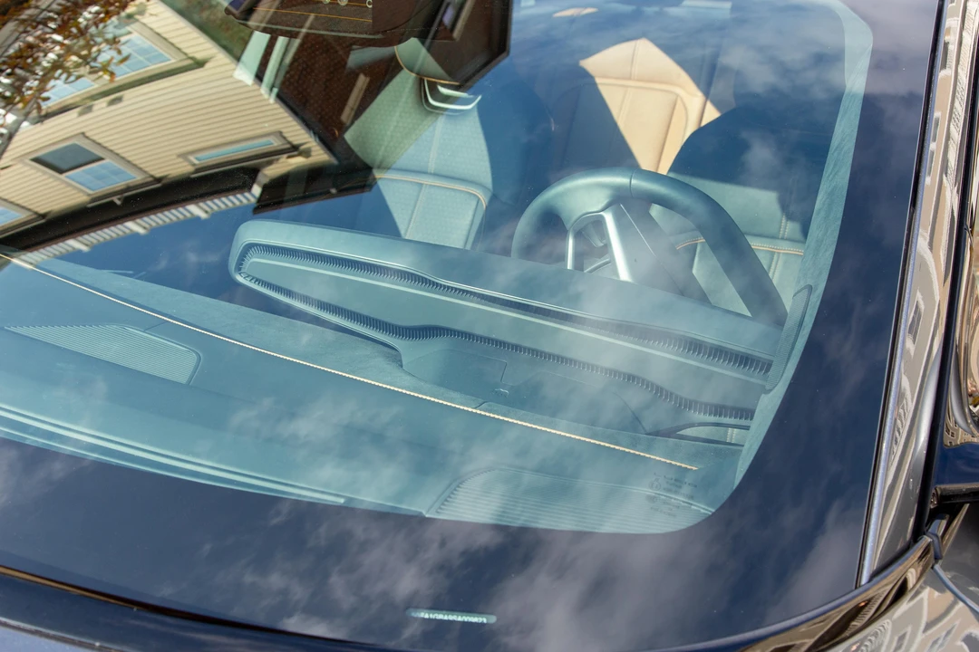 2025 Lucid Air - Image 14 of 31
