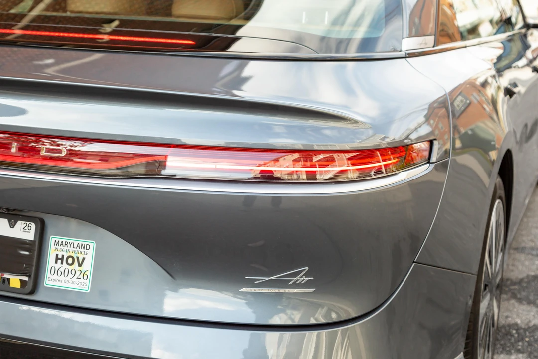 2025 Lucid Air - Image 18 of 31