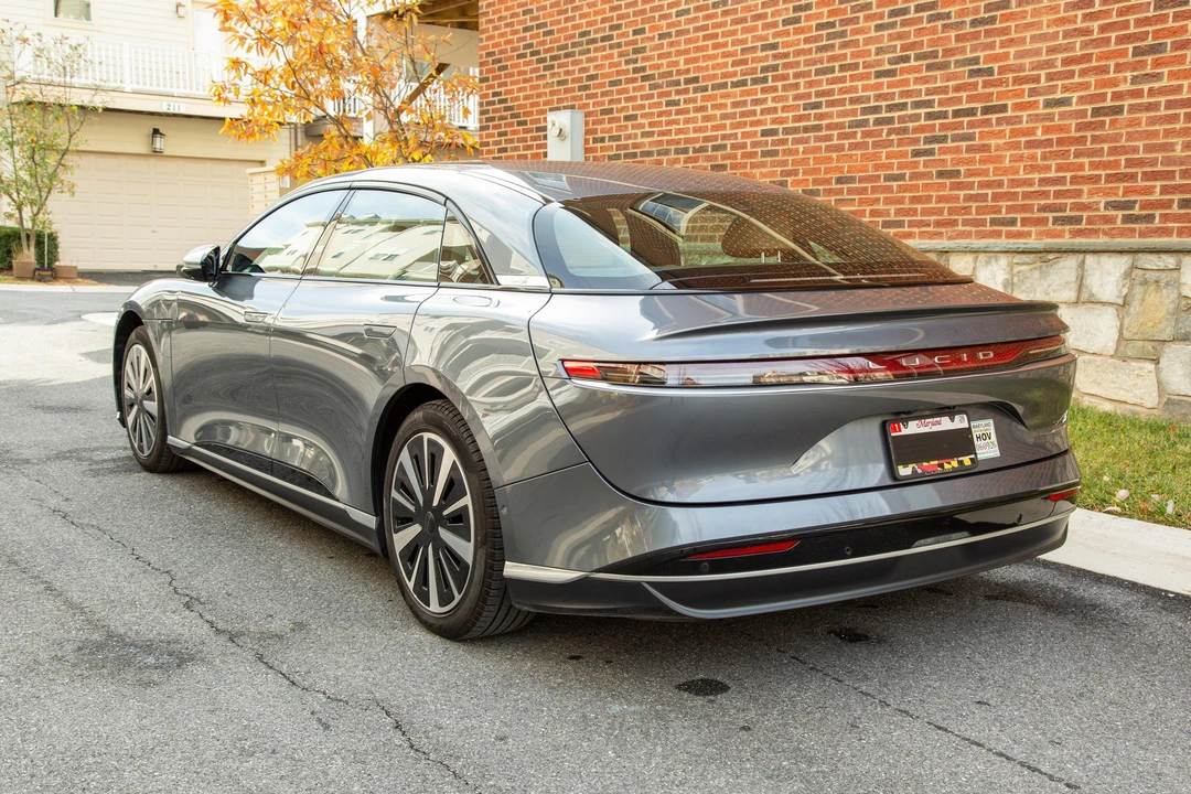 2025 Lucid Air - Image 8 of 31