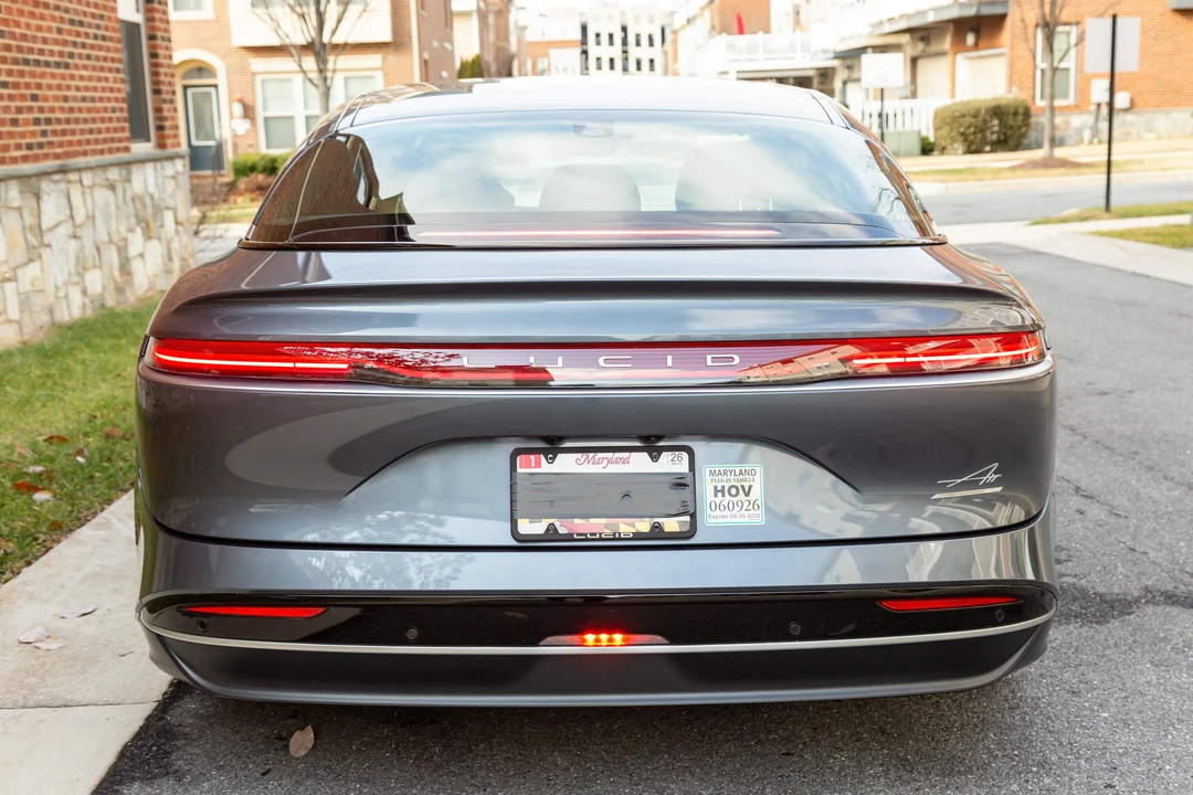 2025 Lucid Air - Image 9 of 31