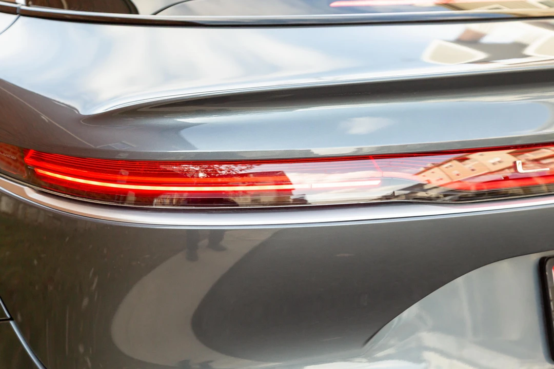 2025 Lucid Air - Image 17 of 31
