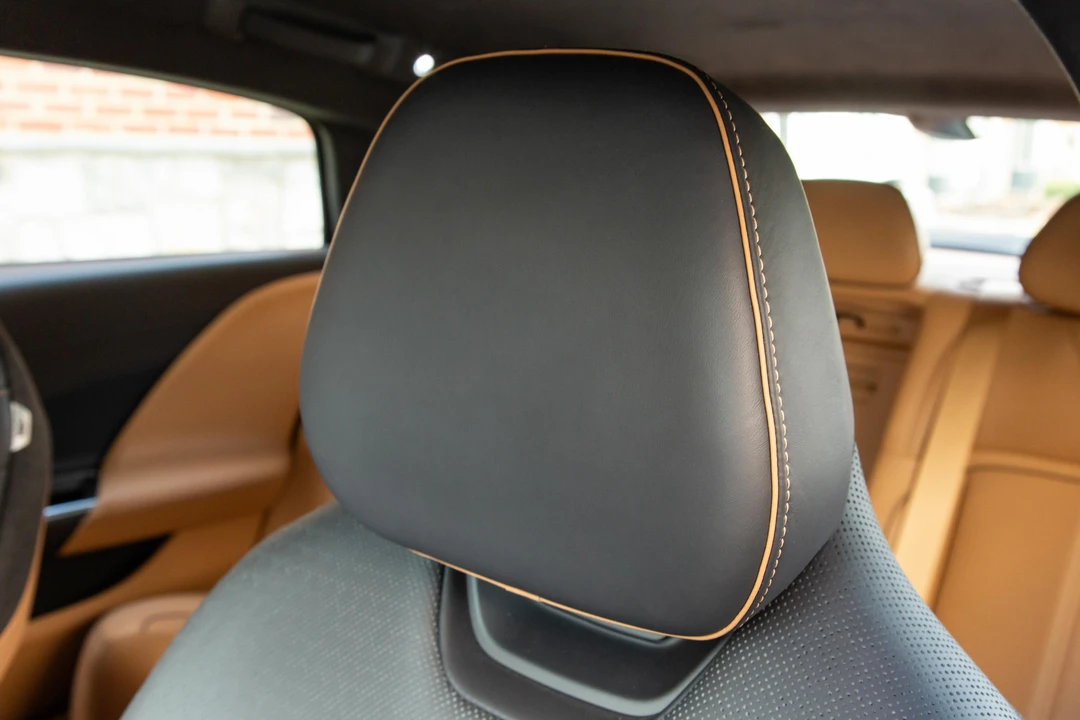 2025 Lucid Air - Image 27 of 31