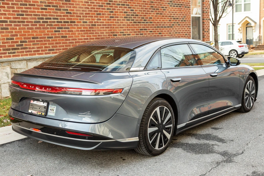 2025 Lucid Air - Image 4 of 31