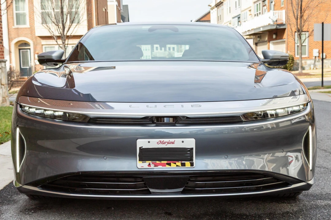 2025 Lucid Air - Image 2 of 31