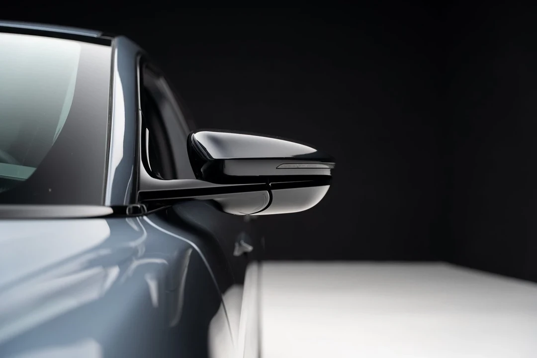 2025 Lucid Air - Image 15 of 21