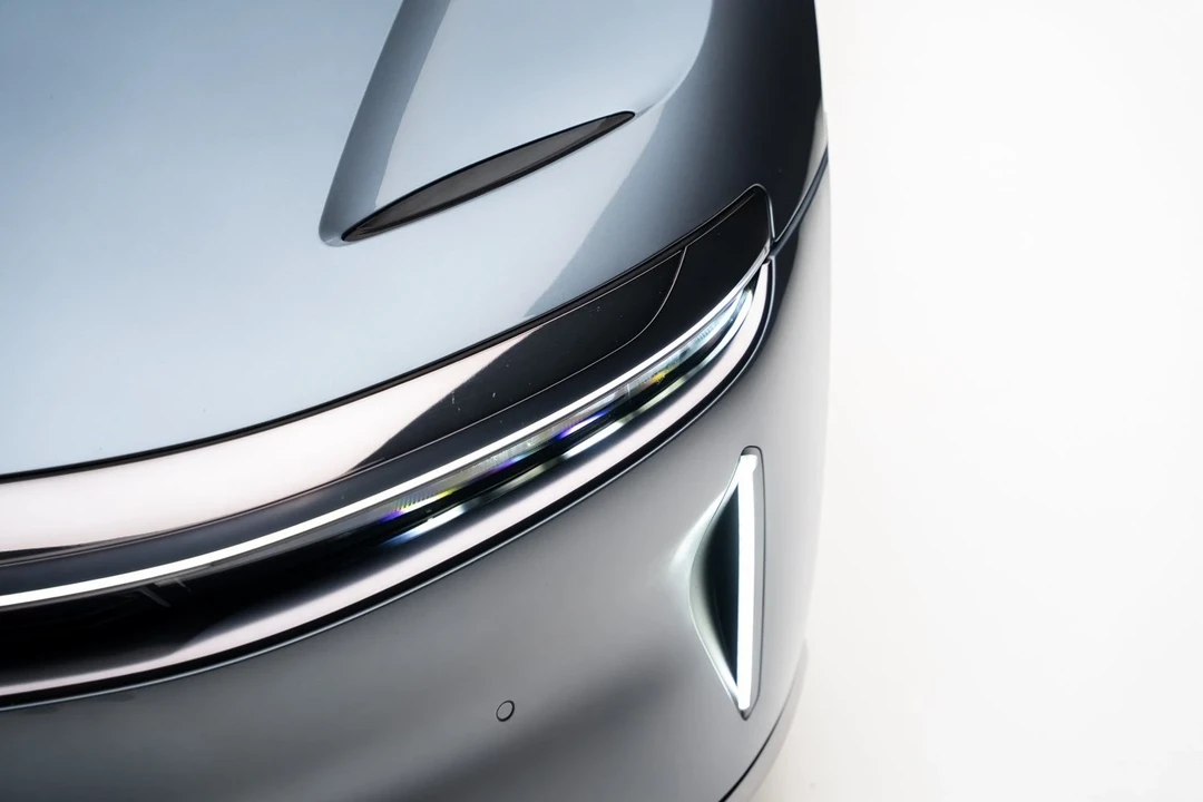 2025 Lucid Air - Image 10 of 21