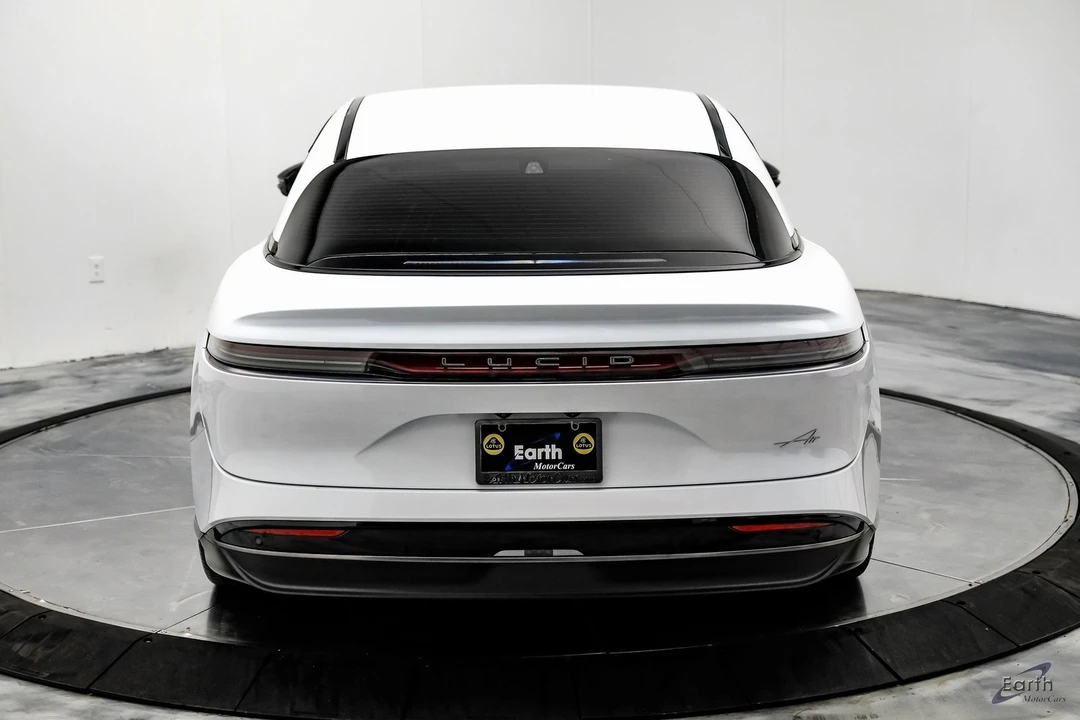 2025 Lucid Air - Image 11 of 12