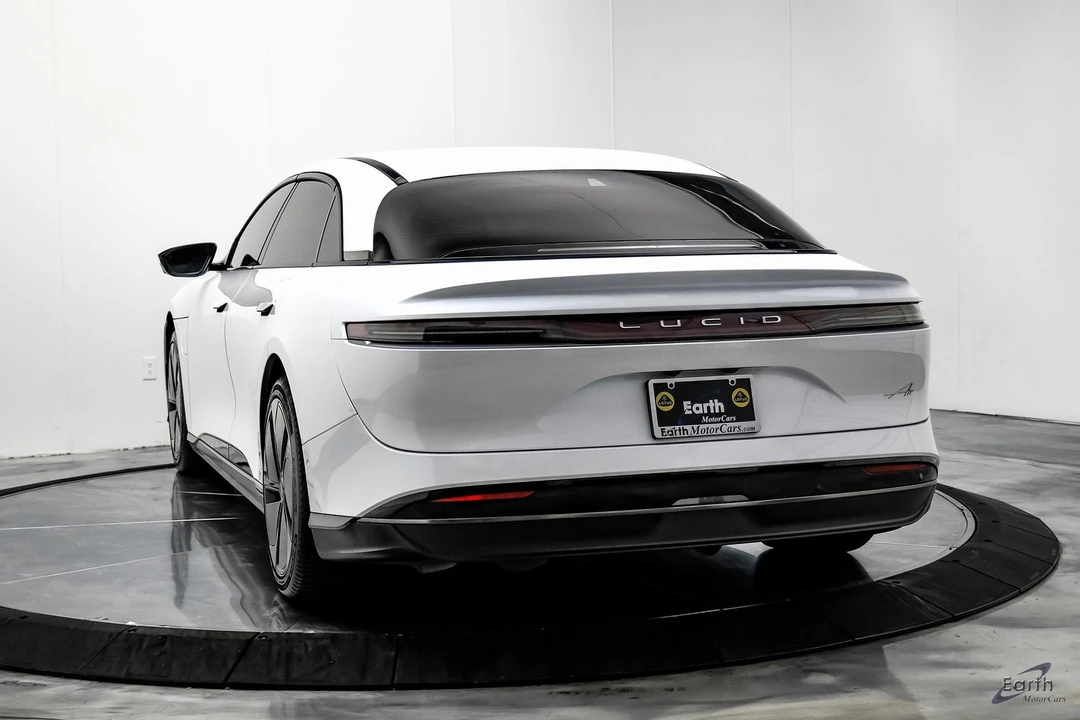 2025 Lucid Air - Image 9 of 12