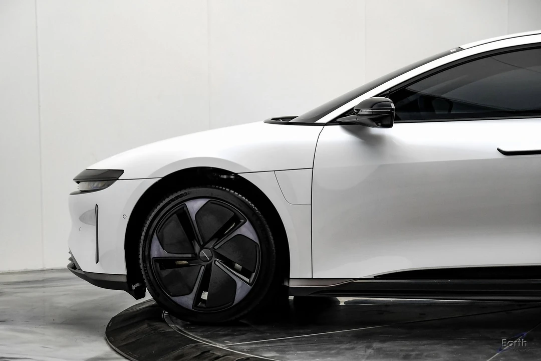 2025 Lucid Air - Image 6 of 12