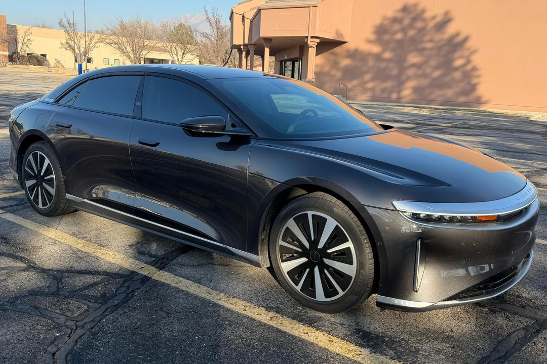 2025 Lucid Air - Image 14 of 31