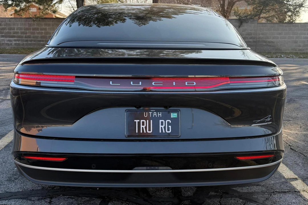 2025 Lucid Air - Image 5 of 31