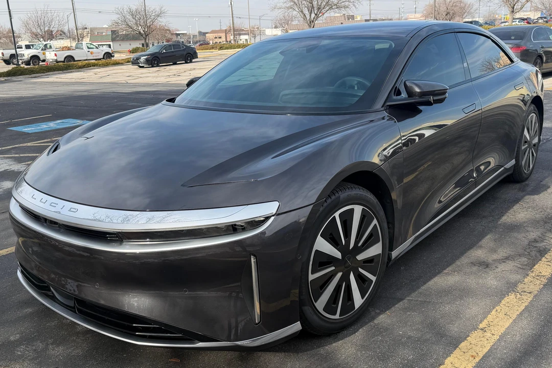 2025 Lucid Air - Image 8 of 31