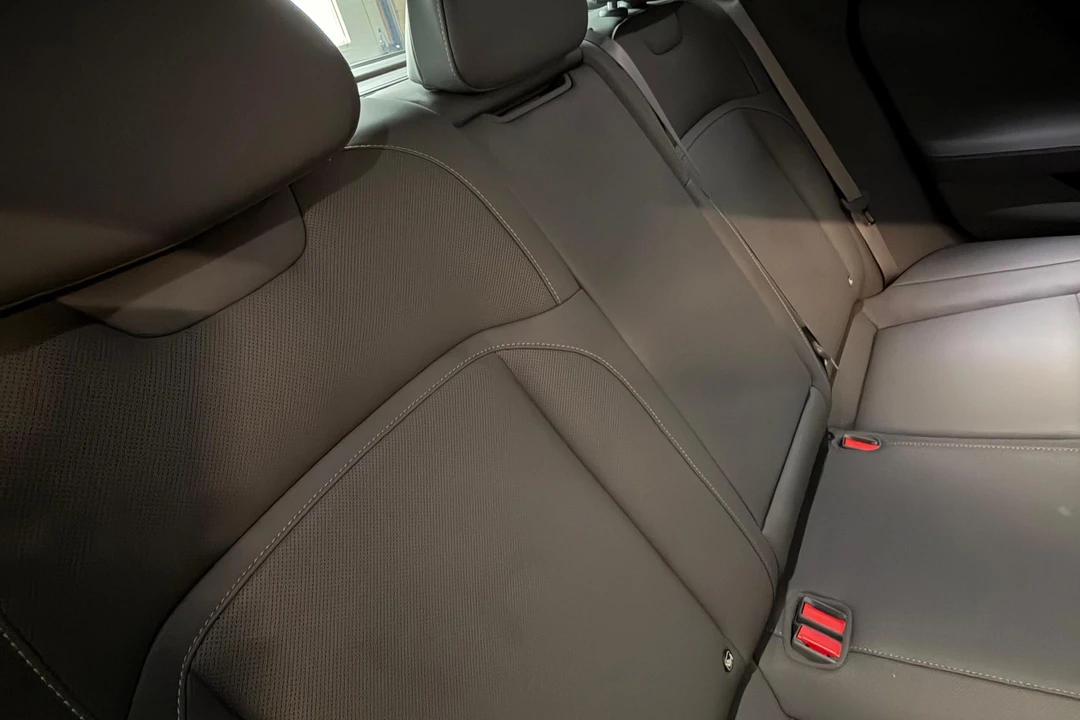 2025 Lucid Air - Image 28 of 31