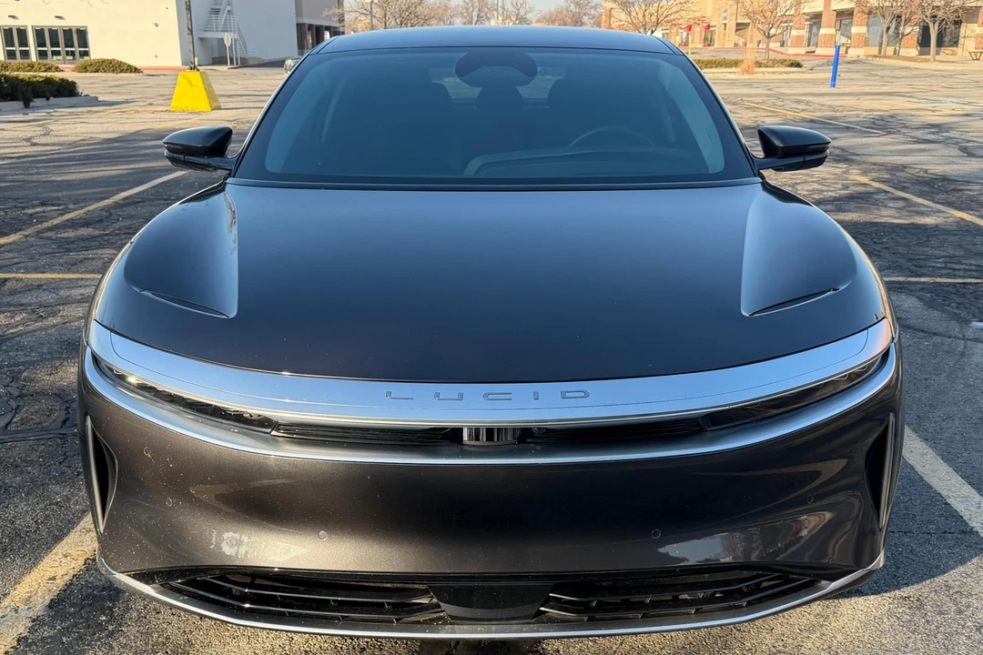 2025 Lucid Air - Image 2 of 31