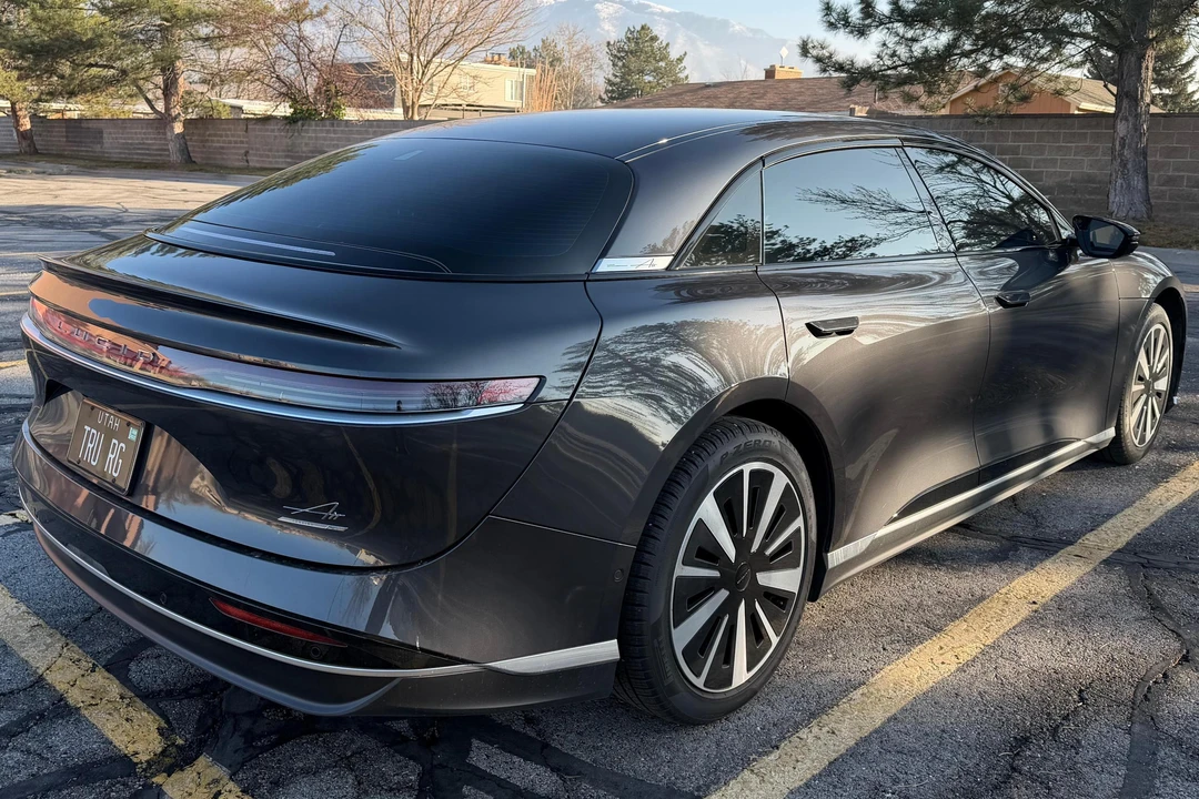 2025 Lucid Air - Image 4 of 31