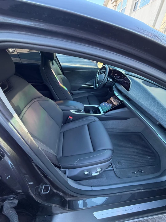 2025 Lucid Air - Image 31 of 31