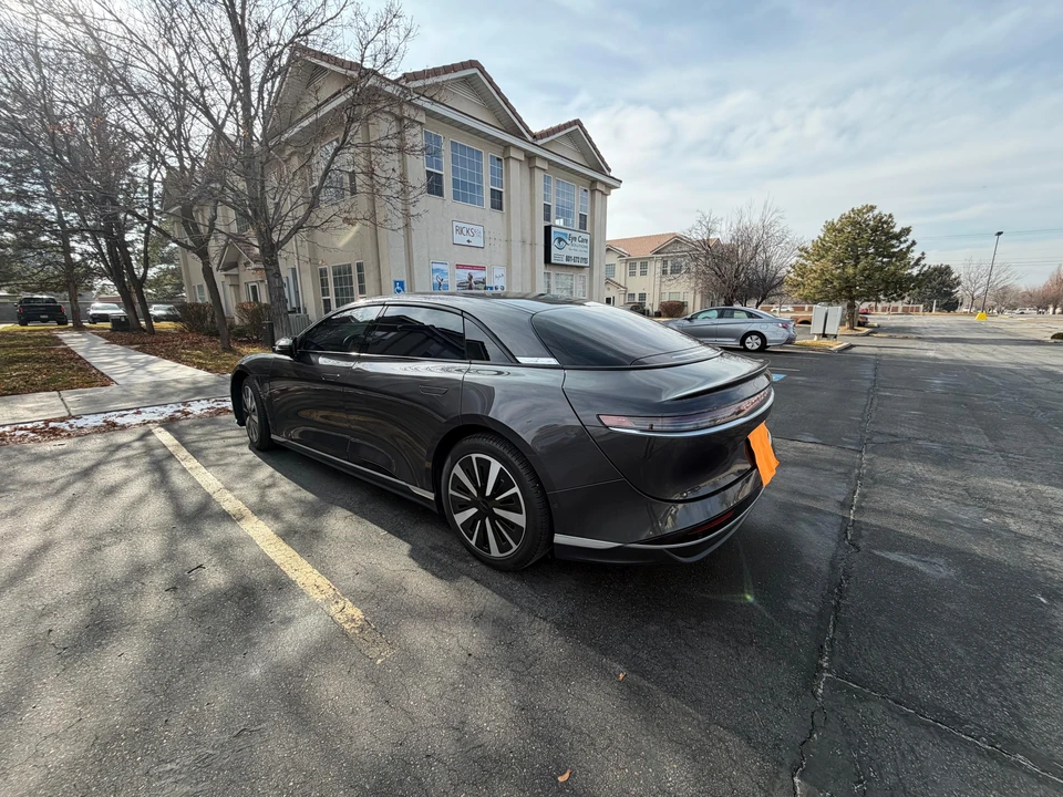 2025 Lucid Air - Image 11 of 31