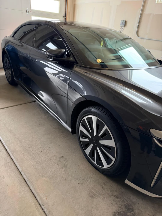 2025 Lucid Air - Image 16 of 31