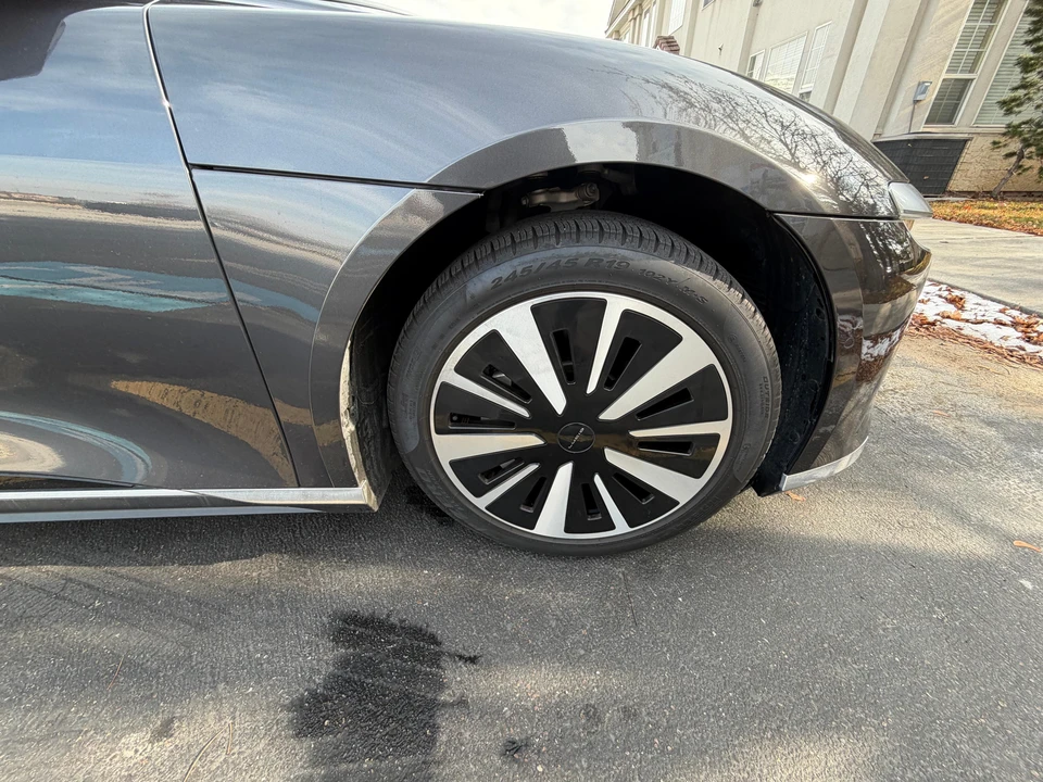 2025 Lucid Air - Image 25 of 31