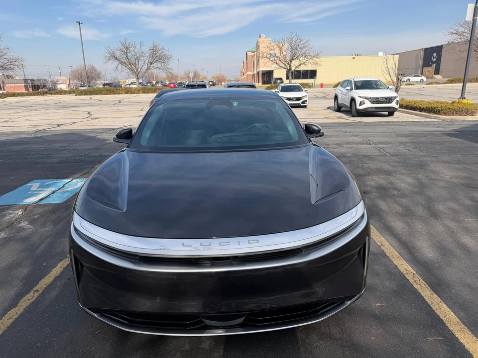 2025 Lucid Air - Image 6 of 31