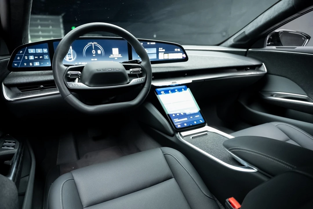 2025 Lucid Air - Image 2 of 12