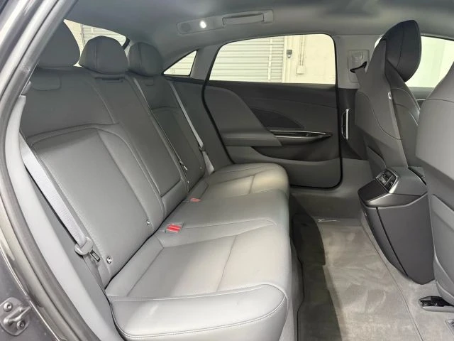 2025 Lucid Air - Image 19 of 21