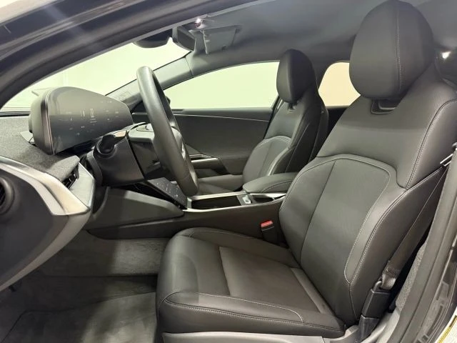 2025 Lucid Air - Image 11 of 12