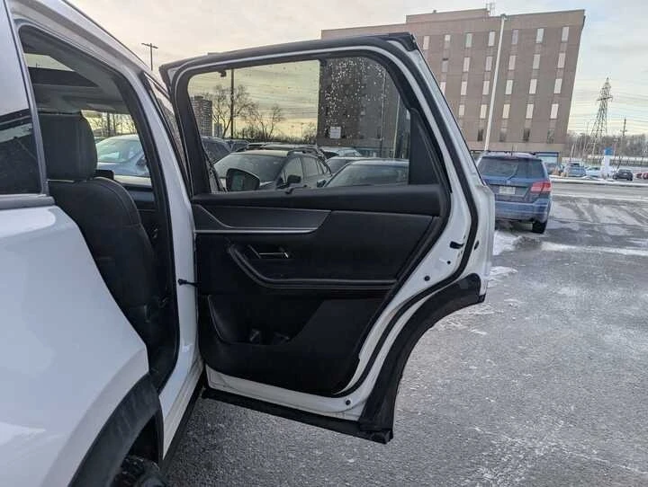 2025 Mazda CX-90 - Image 14 of 20