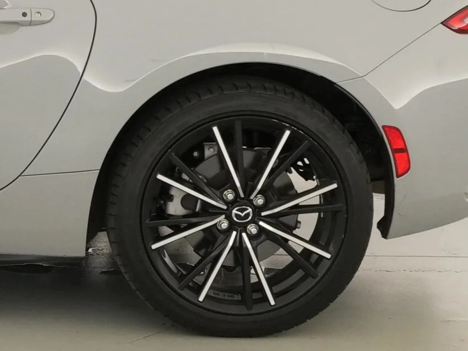 2025 Mazda ND MX-5 Miata - Image 17 of 31