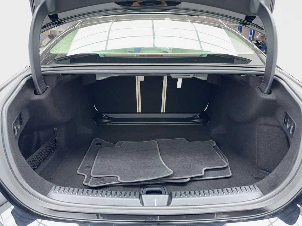 2025 Mercedes-Benz W214 E-Class - Image 13 of 31
