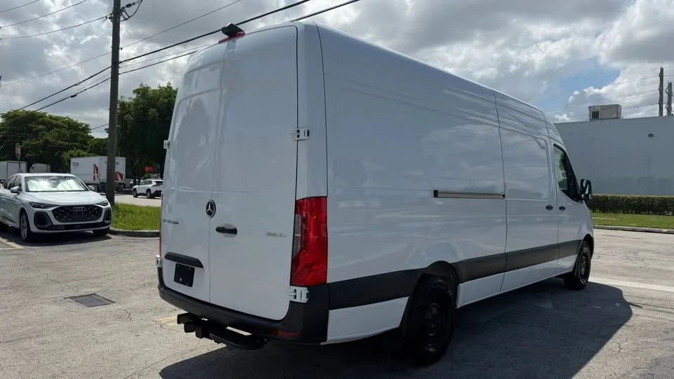 2025 Mercedes-Benz VS30 Sprinter - Image 7 of 12
