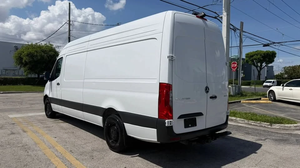 2025 Mercedes-Benz VS30 Sprinter - Image 6 of 12